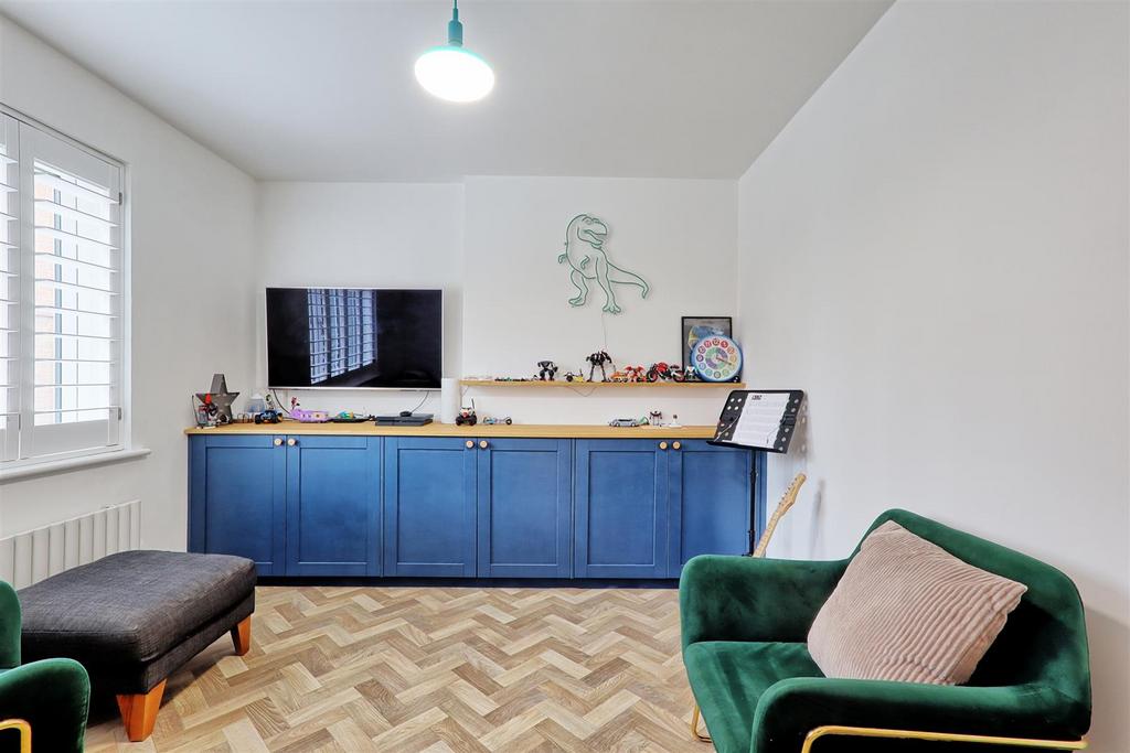 IMG 4051 2 3 easy HDR-interior3.jpg