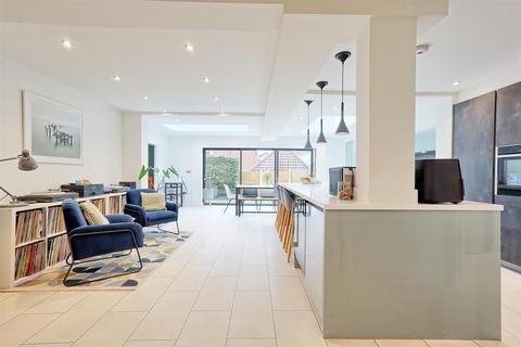 4 bedroom detached house for sale, Dampier Road, Coggeshall, Colchester