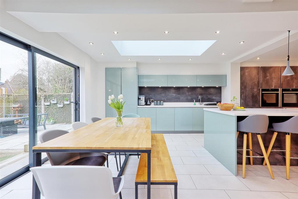 IMG 4069 70 71 easy HDR-interior3.jpg