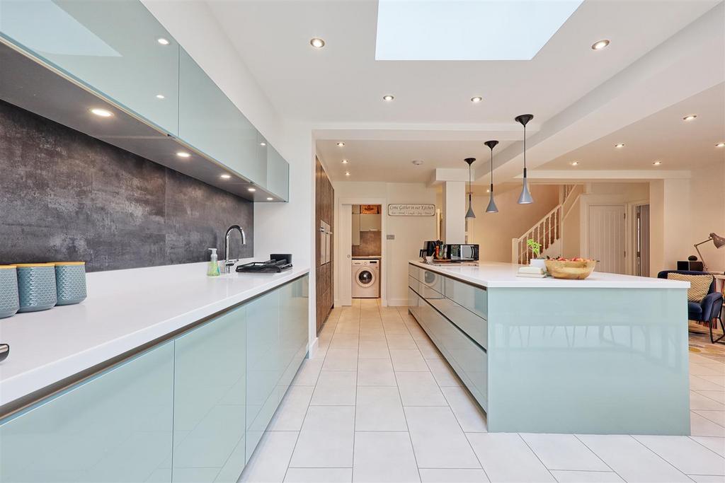 IMG 4075 6 7 easy HDR-interior3.jpg