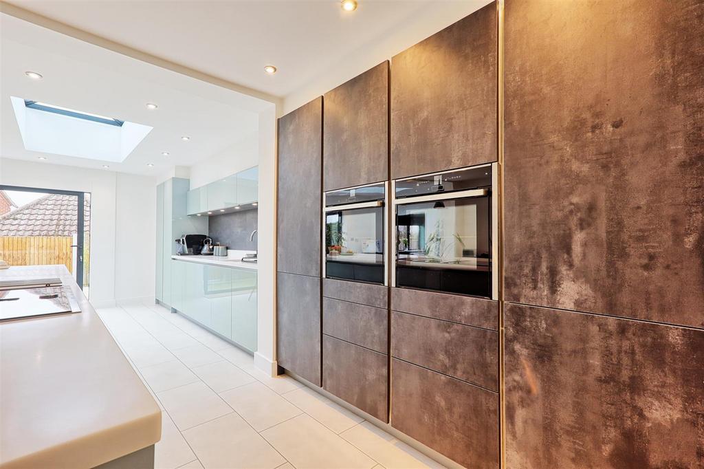 IMG 4081 2 3 easy HDR-interior3.jpg