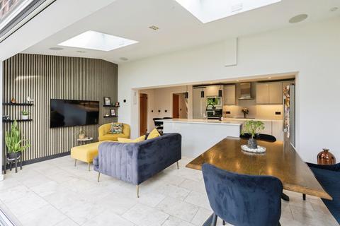 3 bedroom semi-detached house for sale, Barley Road, Warrington, WA4