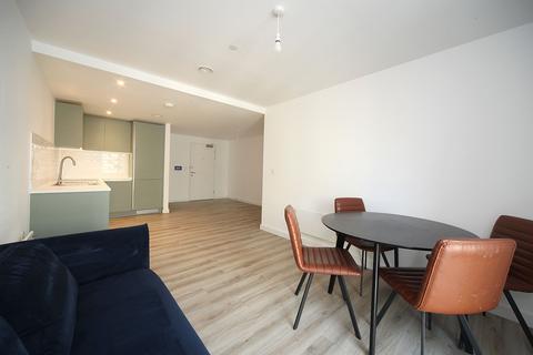 2 bedroom apartment for sale, Chevette Court with Private Parking Spot, Luton