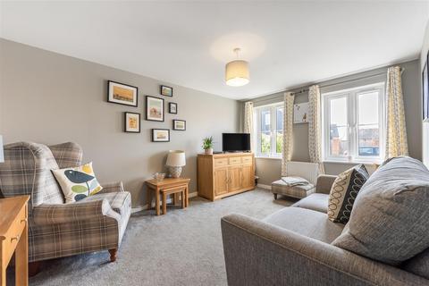 5 bedroom detached house for sale, Foal Close, Andover