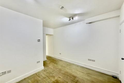3 bedroom terraced house for sale, Myrtle Road, Hounslow TW3