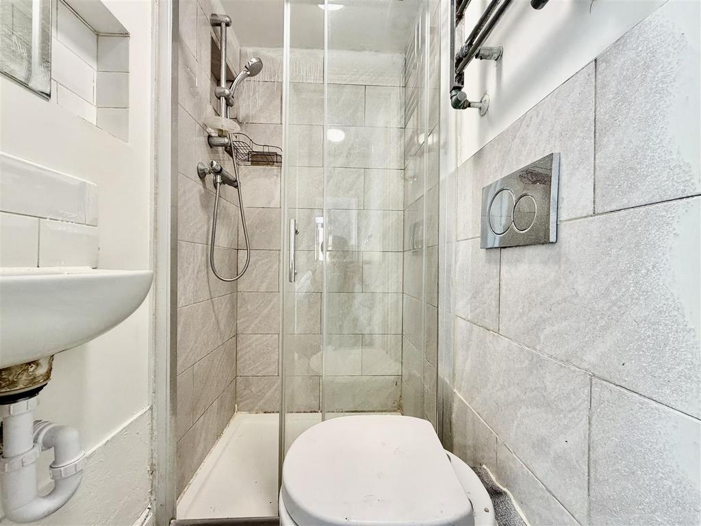 Shower/ WC