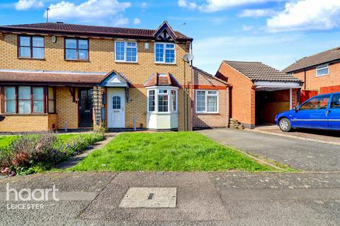 4 bedroom semi-detached house for sale, Meadowsweet Road, Leicester