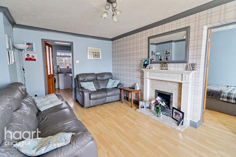 4 bedroom semi-detached house for sale, Meadowsweet Road, Leicester