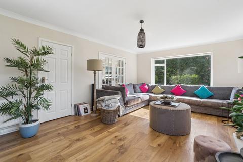 4 bedroom detached house for sale, Howe Drive, Beaconsfield, HP9