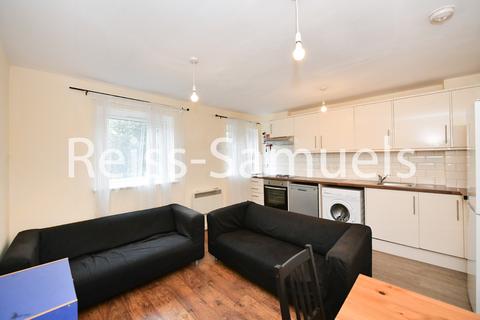 5 bedroom terraced house to rent, Cyclops Mews, London E14