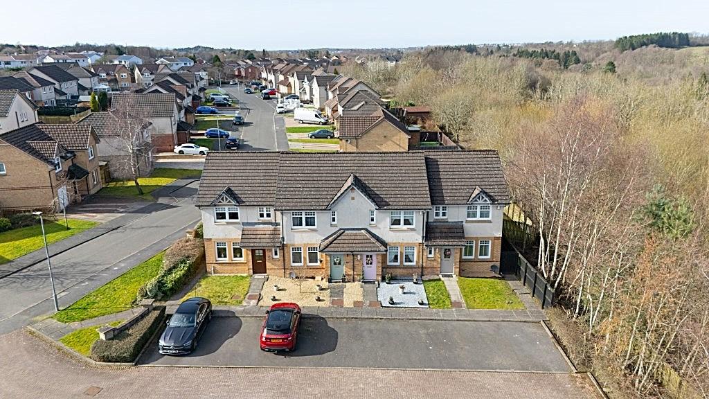 2 Bedroom Mid Terrace in cul-de-sac location in w