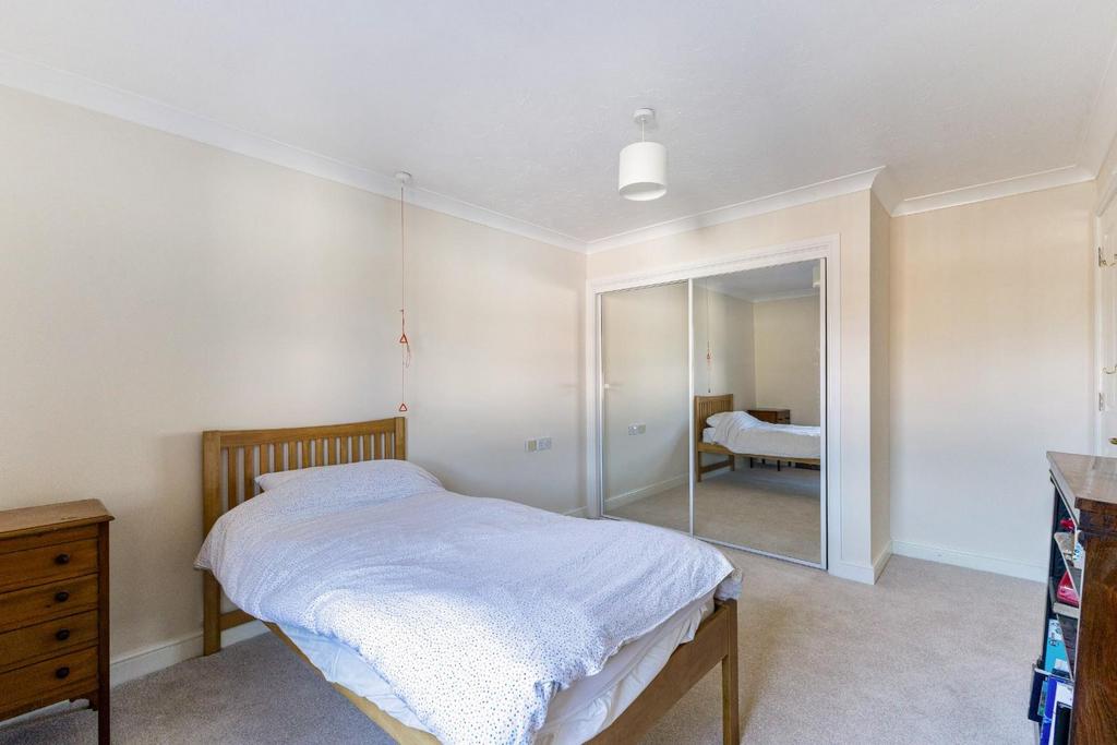 105245 Flat 27 Elizabeth Court Crane Bridge Road-2