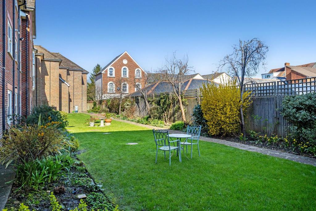105245 Flat 27 Elizabeth Court Crane Bridge Road-2