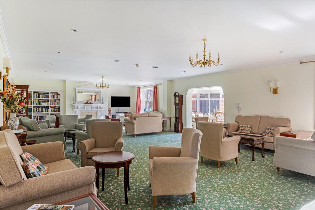 105245 Flat 27 Elizabeth Court Crane Bridge Road-6