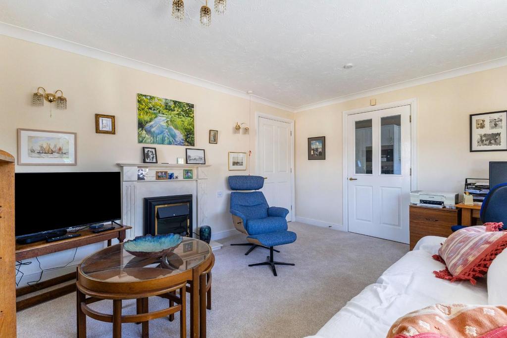 105245 Flat 27 Elizabeth Court Crane Bridge Road-1