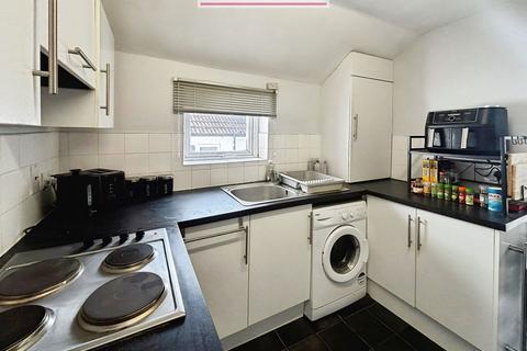 1 bedroom flat to rent, High Street, Swanley, BR8 8BQ