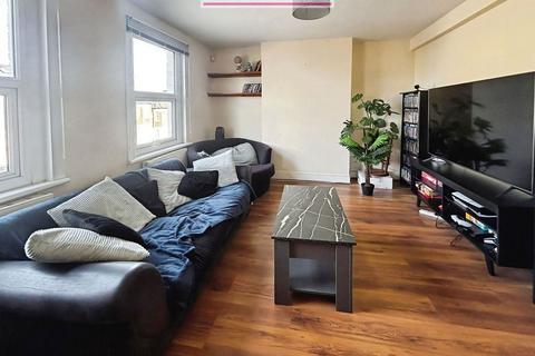 1 bedroom flat to rent, High Street, Swanley, BR8 8BQ