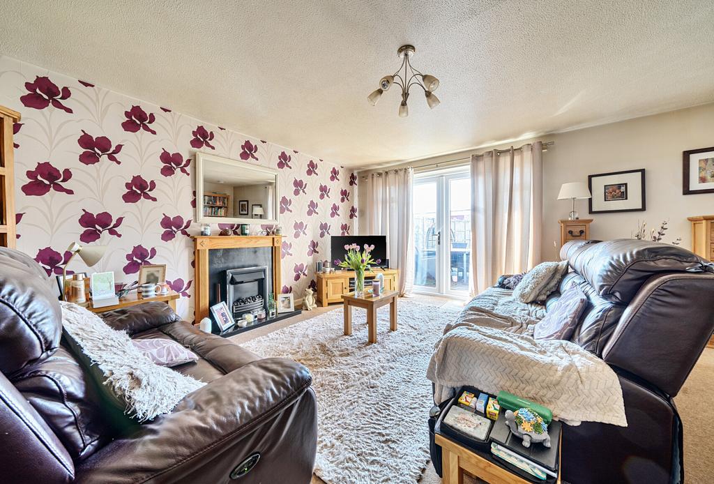 1431861-7-69bbfbb...