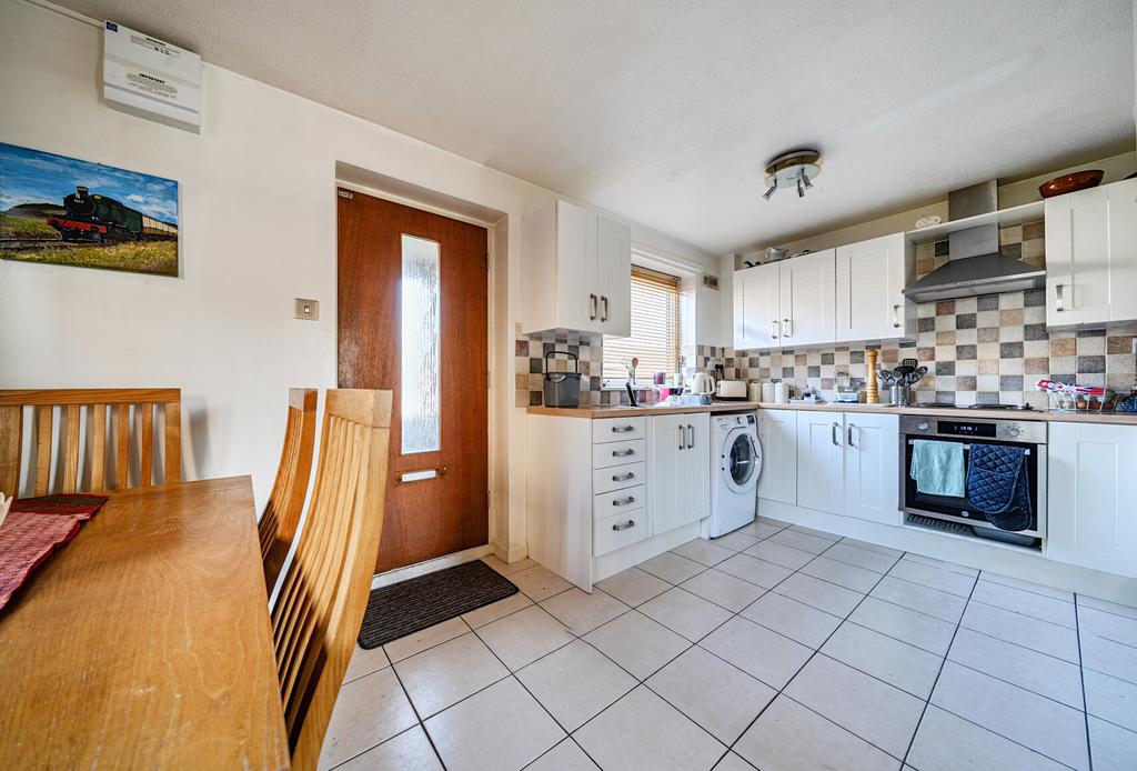 1431861-12-69bbfb...