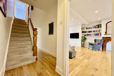 undefined, Bow Street SY24