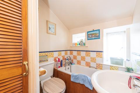 1 bedroom terraced house for sale, New Hey Road, Huddersfield HD3