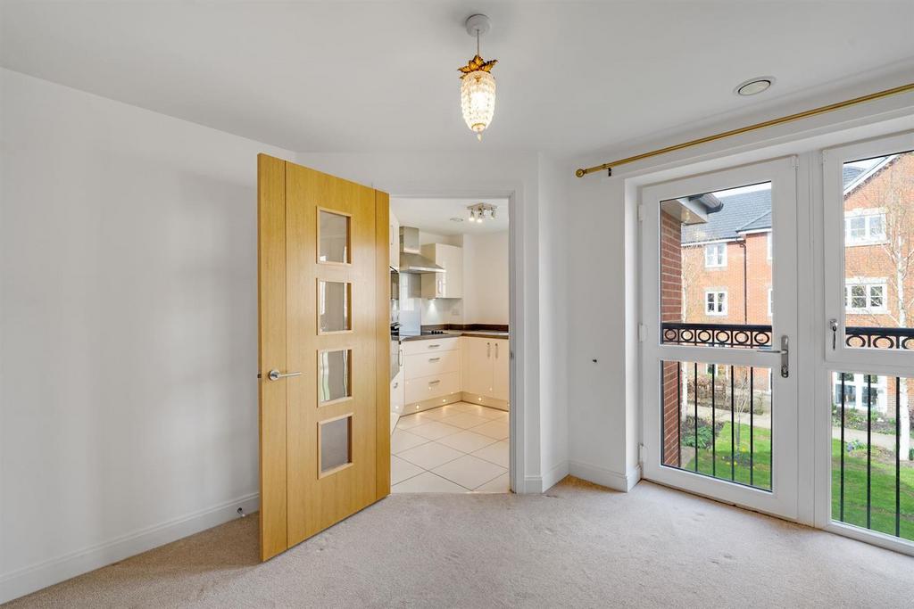 15-c42e85848-AP-MCS-28 Edward Place-10-medium.jpg