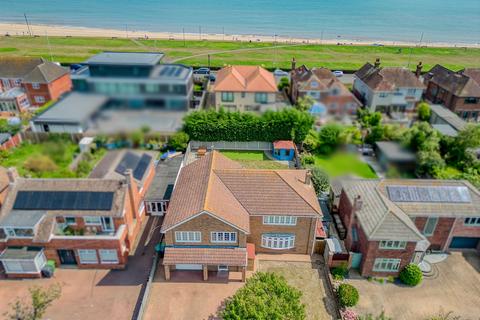 5 bedroom detached house for sale, Buxton Avenue, Gorleston