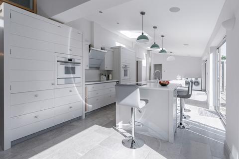 5 bedroom detached house for sale, Buxton Avenue, Gorleston