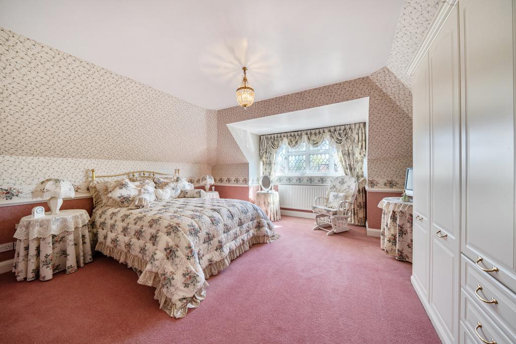 1429766-11-69ba9d...