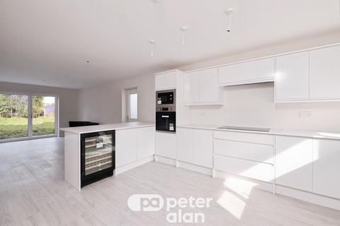 undefined, Five Locks Road, Pontnewydd, Cwmbran