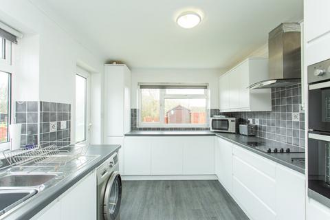 2 bedroom bungalow for sale, Coombe Walk, Whitstable, CT5