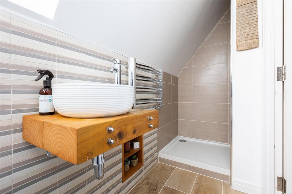 Top floor shower room
