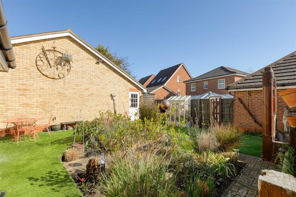 Wrap around garden
