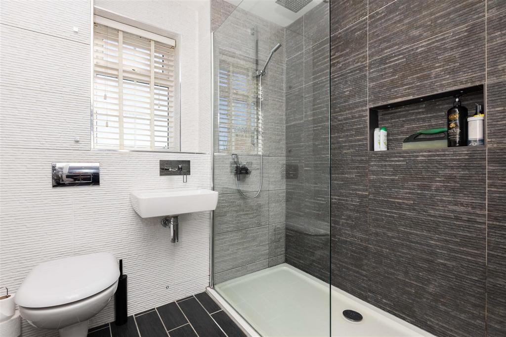 Bedroom 1 En-Suite