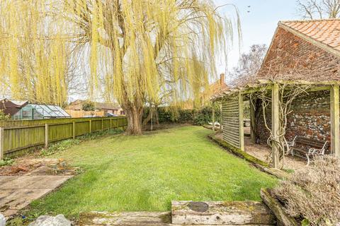 undefined, Charming Semi-Detached Period Cottage in Castle Acre