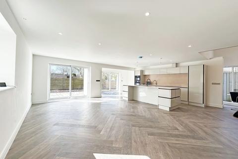4 bedroom detached house for sale, City of Truro, Cornwall