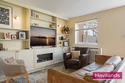 3 bedroom house for sale, Gladbeck Way, Enfield