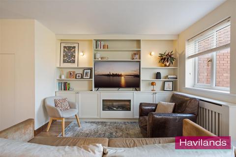 3 bedroom house for sale, Gladbeck Way, Enfield