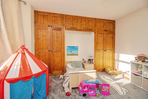 3 bedroom end of terrace house for sale, Theydon Avenue, Woburn Sands, Milton Keynes