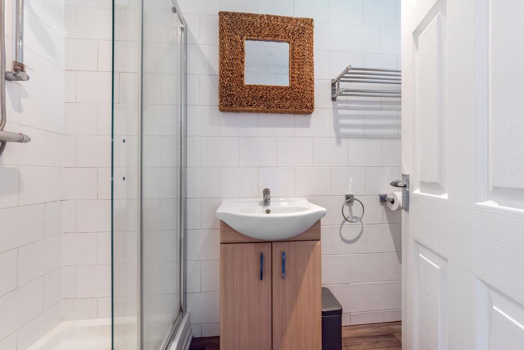 Annex Shower Room