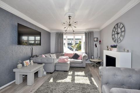 4 bedroom semi-detached house for sale, Fishponds Drive, Wakefield WF4