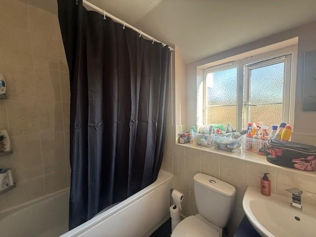 Bathroom 1.jpg