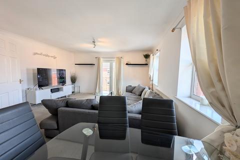 2 bedroom flat for sale, Meadowbrook Court, Morley, Leeds, LS27
