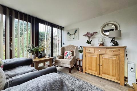 4 bedroom semi-detached house for sale, Downs Park, High Wycombe, Buckinghamshire