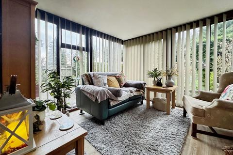 4 bedroom semi-detached house for sale, Downs Park, High Wycombe, Buckinghamshire