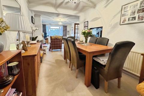 4 bedroom semi-detached house for sale, Downs Park, High Wycombe, Buckinghamshire