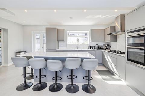 3 bedroom end of terrace house for sale, Prestwick Road, Watford