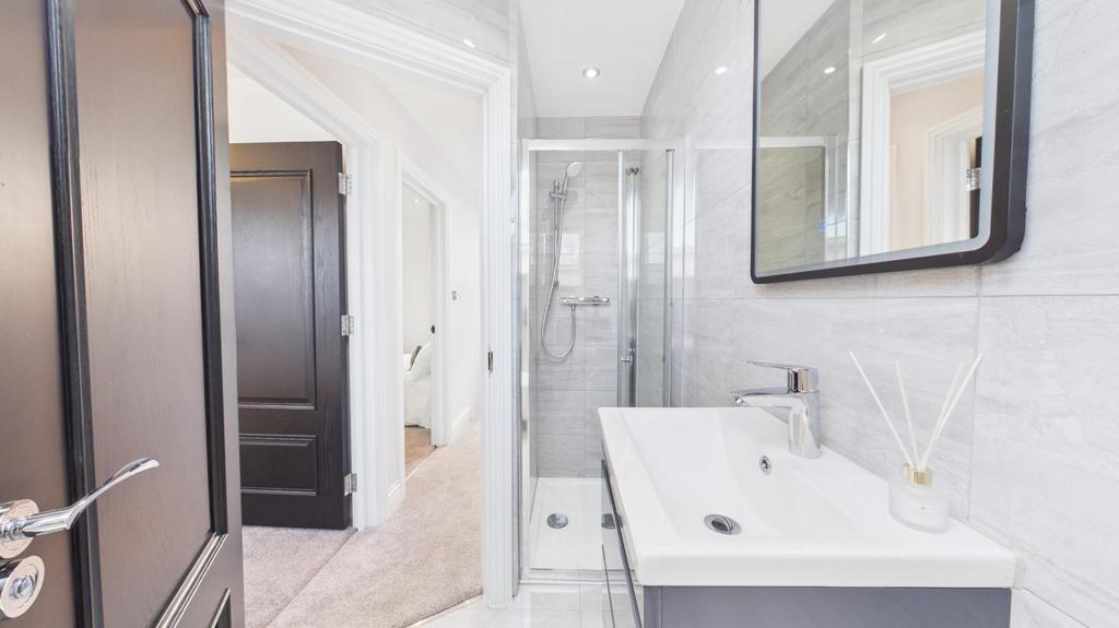 Bathroom Top Floor