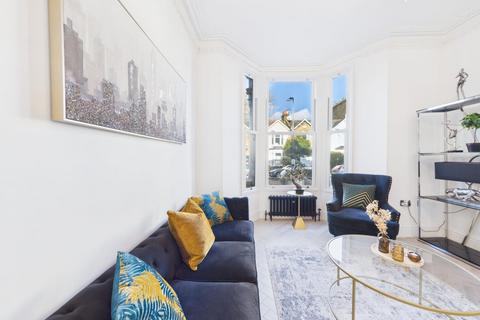 5 bedroom terraced house for sale, Grayling Road, London, N16