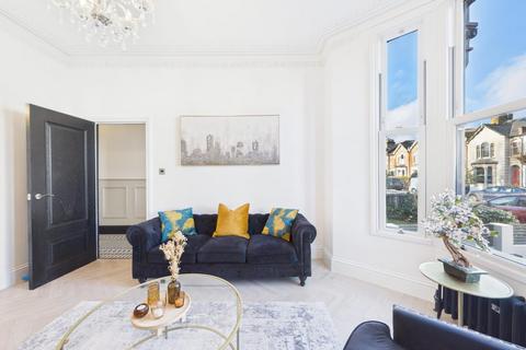 5 bedroom terraced house for sale, Grayling Road, London, N16